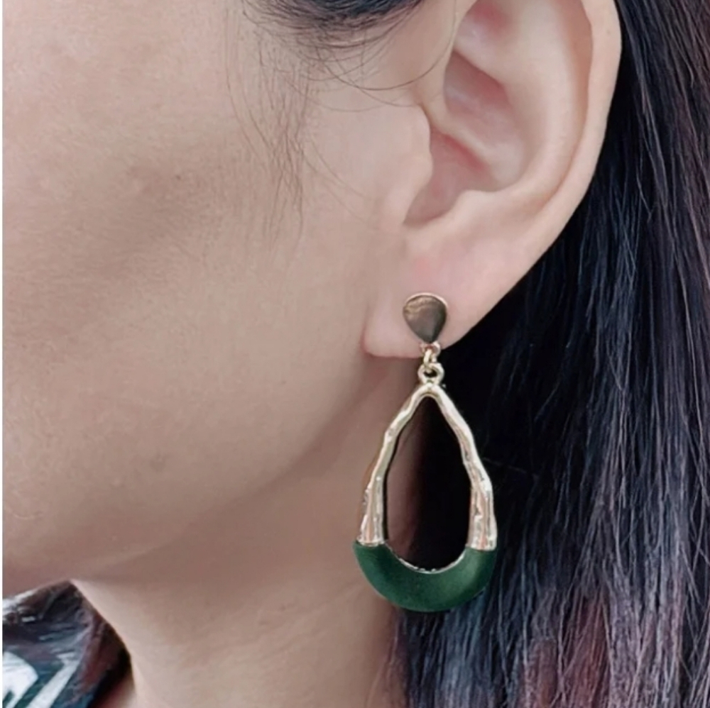 Time And Tru Oval Gold & Green Hammered Pierced Earrings